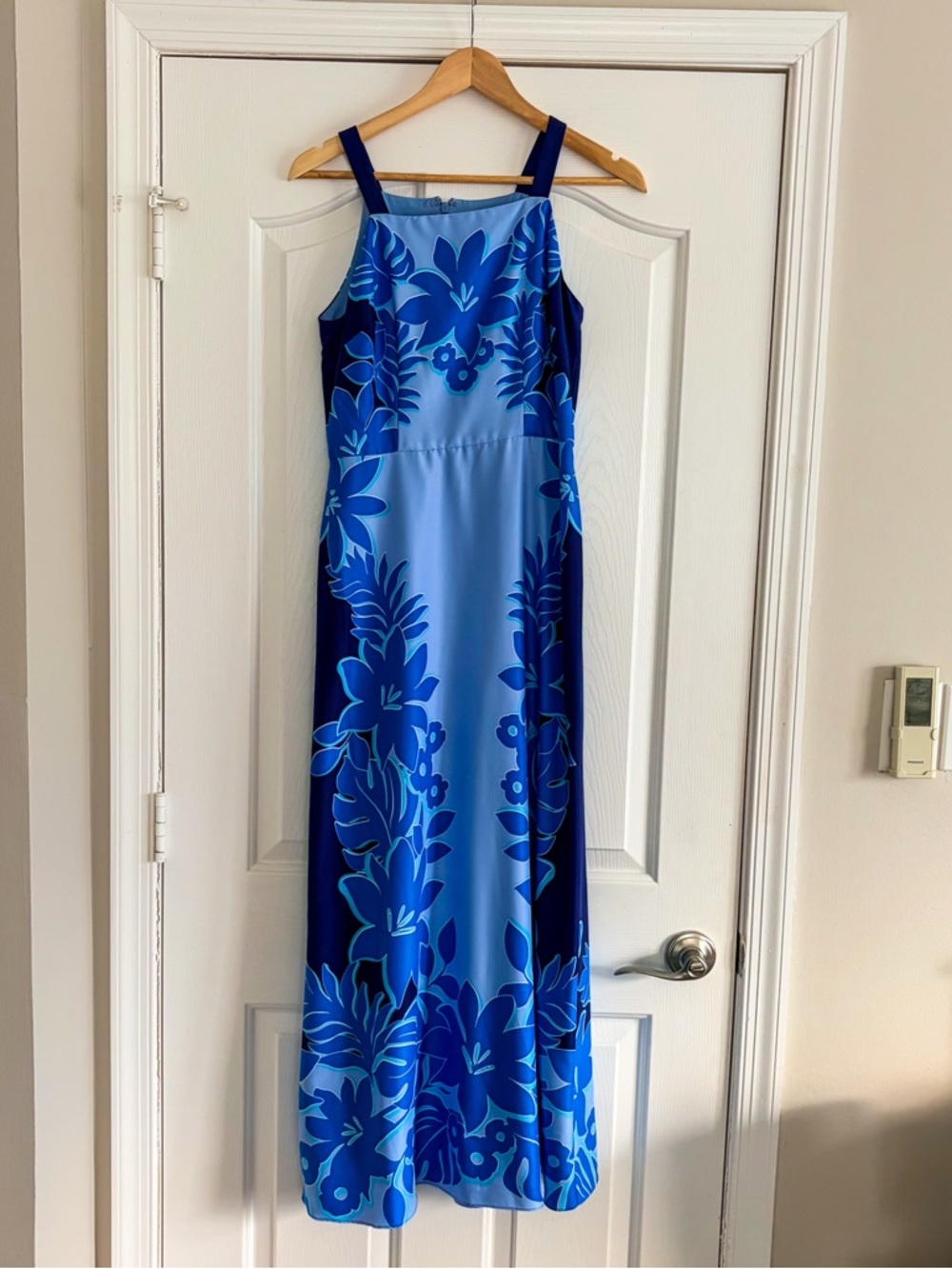 Maggy London Tropical Floral Maxi Dress Blue Hibiscus Column Gown 2 Vacation